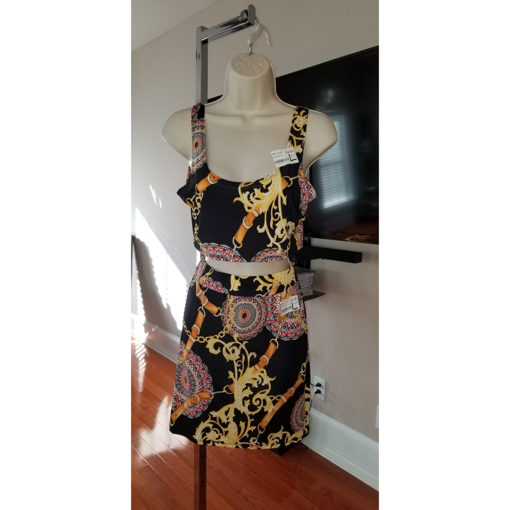 2 piece chain print skirt set.